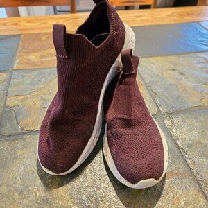 Avia - Memory Foam Walking Shoes/Sneakers - Size 8